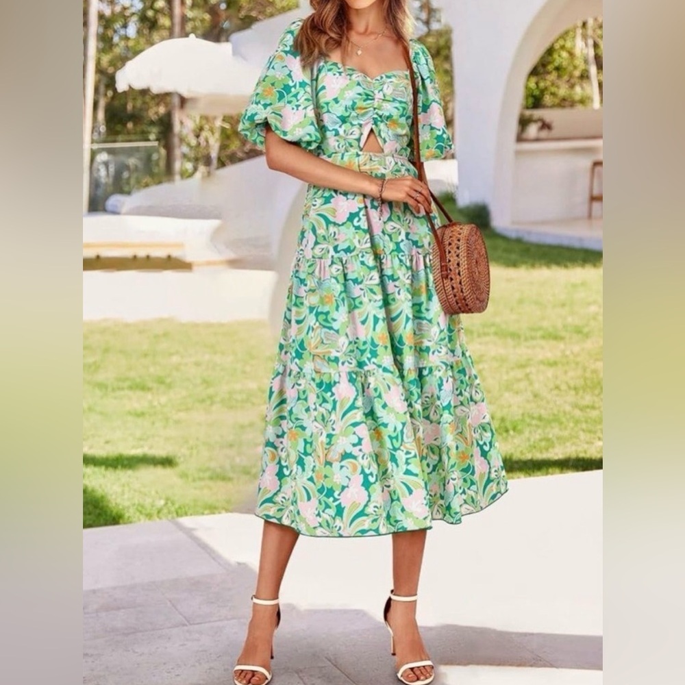 Green Floral Midi Dress with Puff Sleeves and Sweetheart Neckline